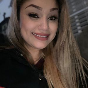 Meet your Posher, Cynthia